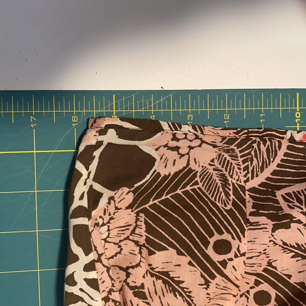 Magic flowered skirt.  Size medium - Picture 3 of 4